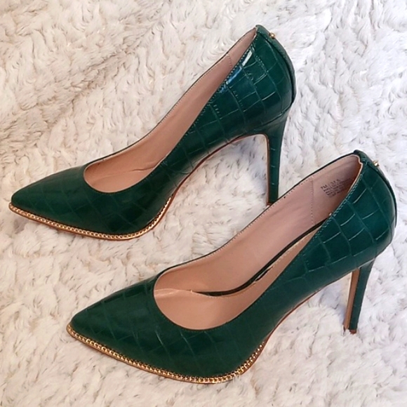 BCBGeneration Halix Pointed Toe Pumps Emerald Green Croc Size 7 - Picture 1 of 16